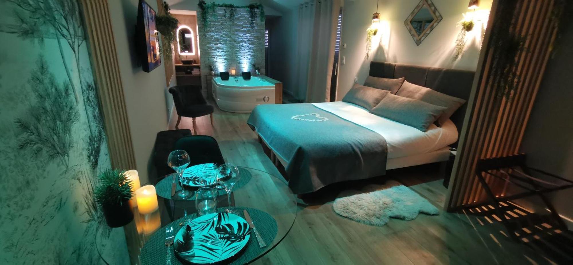 L'Essentiel - Love 5 Etoiles Talmont-Saint-Hilaire Δωμάτιο φωτογραφία